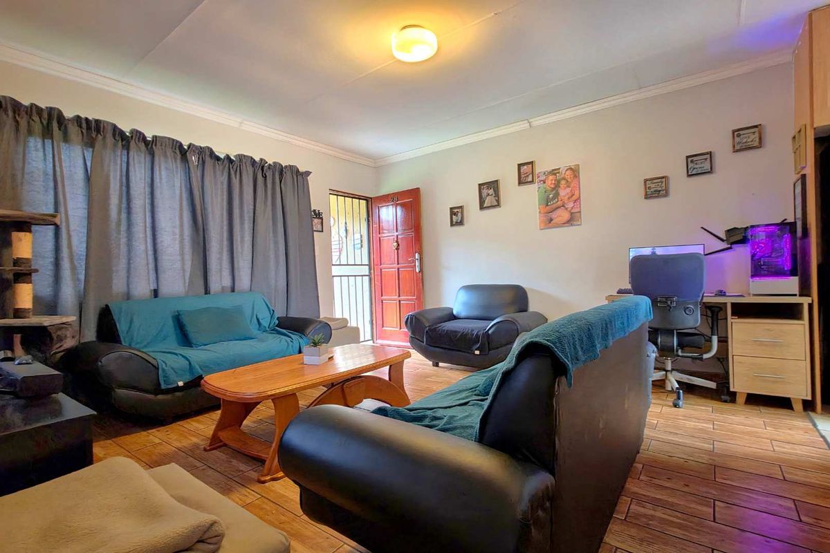 2 Bedroom Townhouse in Meyersdal - Photo 2