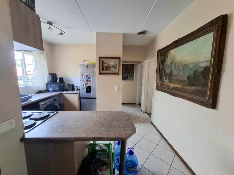 2 Bedroom On Ground Floor! - Photo 4