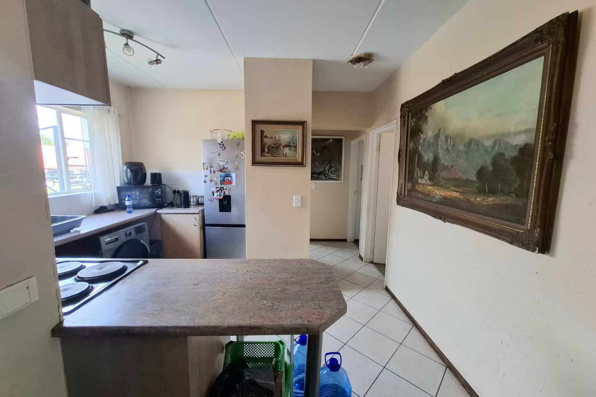 2 Bedroom On Ground Floor! - Photo 4