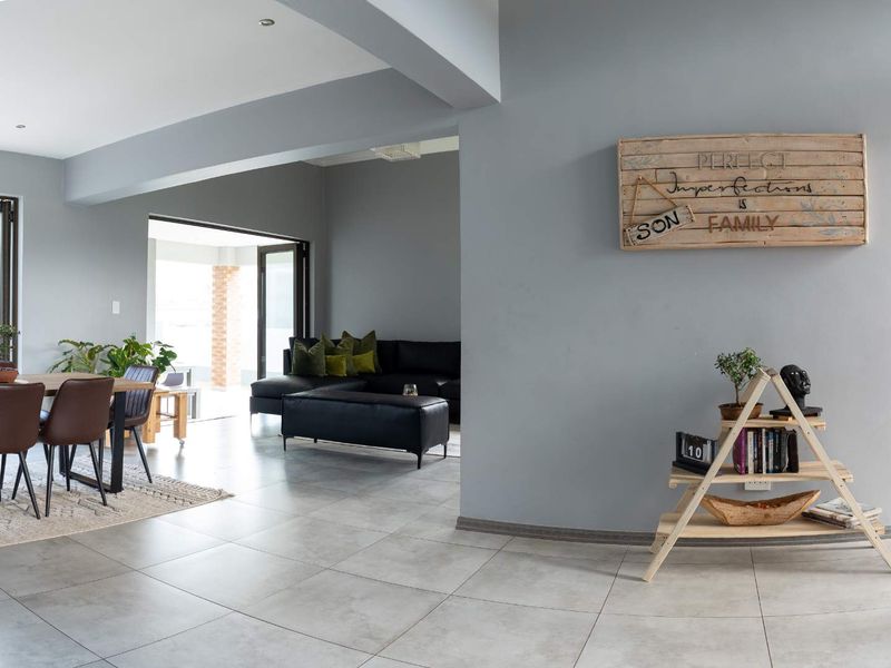 Stylish & Spacious. Your Family's Perfect Retreat - Photo 3