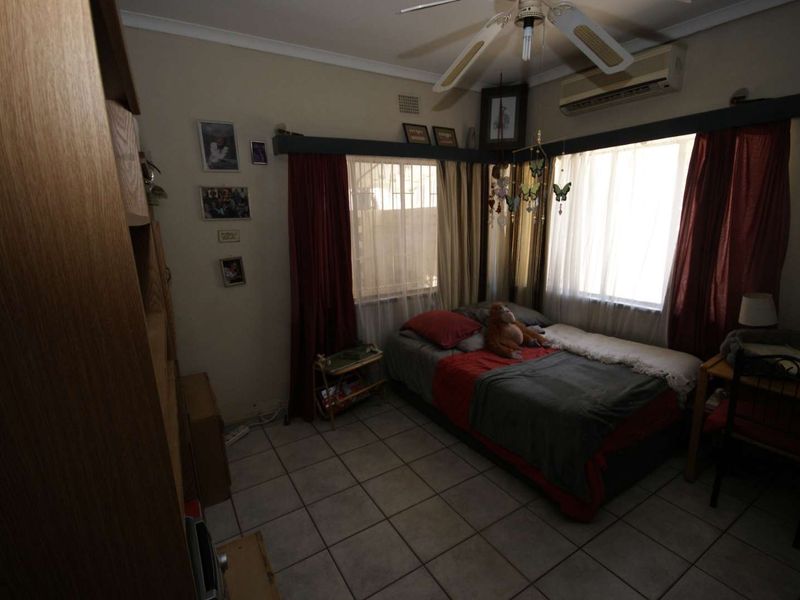 Residence - Photo 6