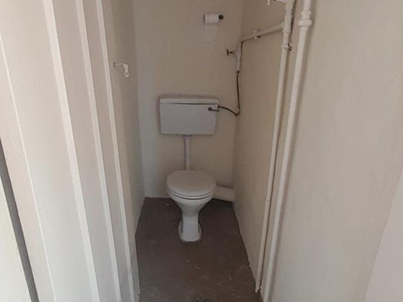 Lovely Glen Marais home in boomed area - Photo 7