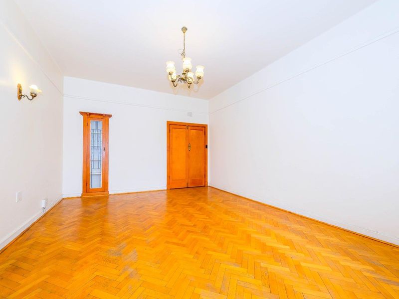 Time to sell! Serious seller relocating! - Photo 2