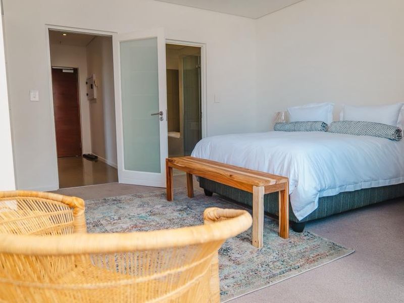 WELL SOUGHT AFTER FULY FURNISHED, APARTMENT TO RENT IN WINDHOEK CBD!! FREEDOM PLAZA!! AVAILABLE IMMEDIATELY!!! - Photo 6