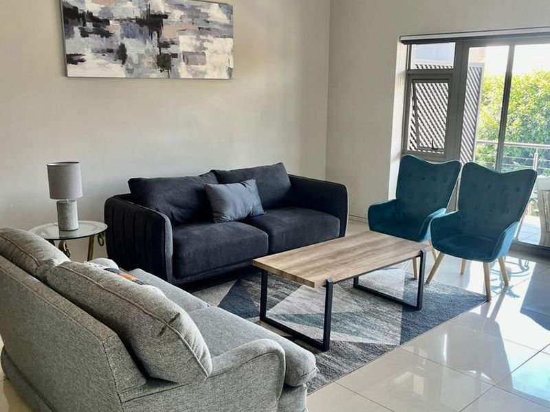 FURNISHED 3 Bedroom Apartment in OAKLANDS - Photo 2