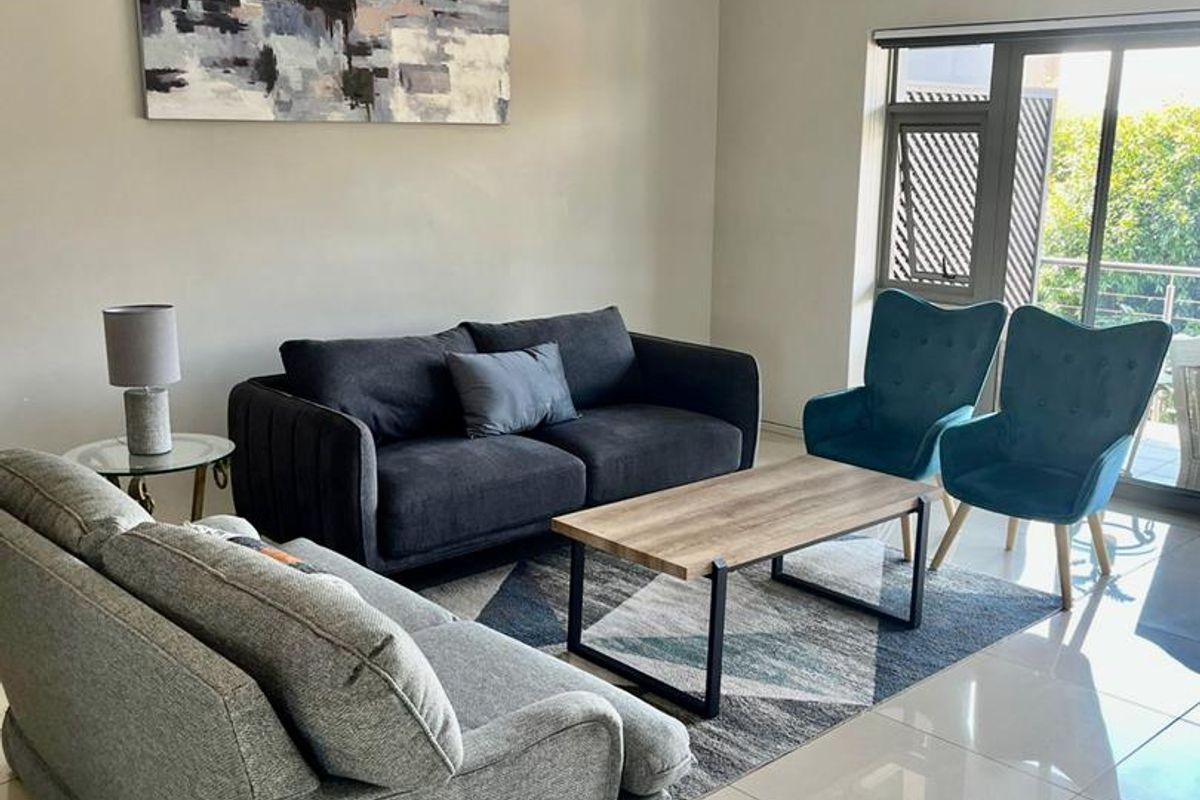 FURNISHED 3 Bedroom Apartment in OAKLANDS - Photo 2