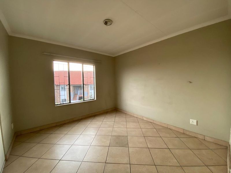 Stunning 2-Bedroom Apartment in a Secure Estate - Photo 8