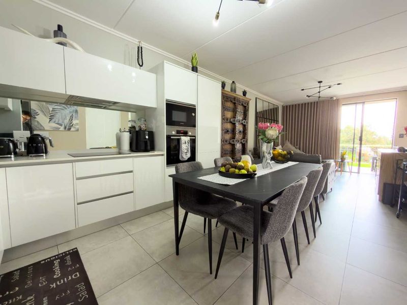 This Isn’t Typical Apartment Living — And It Shows - Photo 5