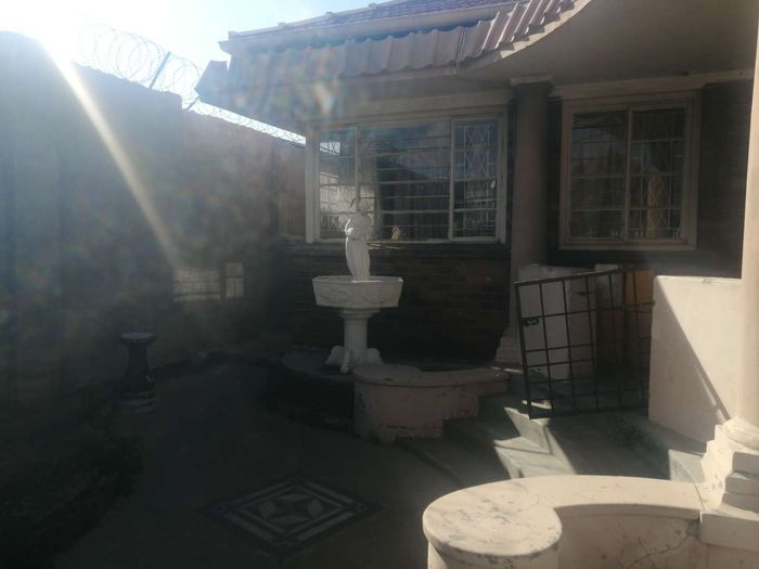 Property #2498477, House For Sale in Rosettenville