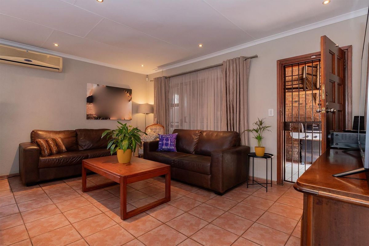 Charming 3 Bedroom Face-Brick Family Home with Flatlet in Van Riebeeck Park – A Must-See! - Photo 5