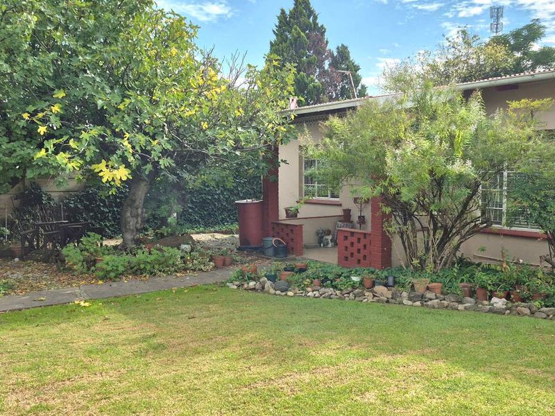 Charming Family Home in Senekal with Flatlet - Photo 2