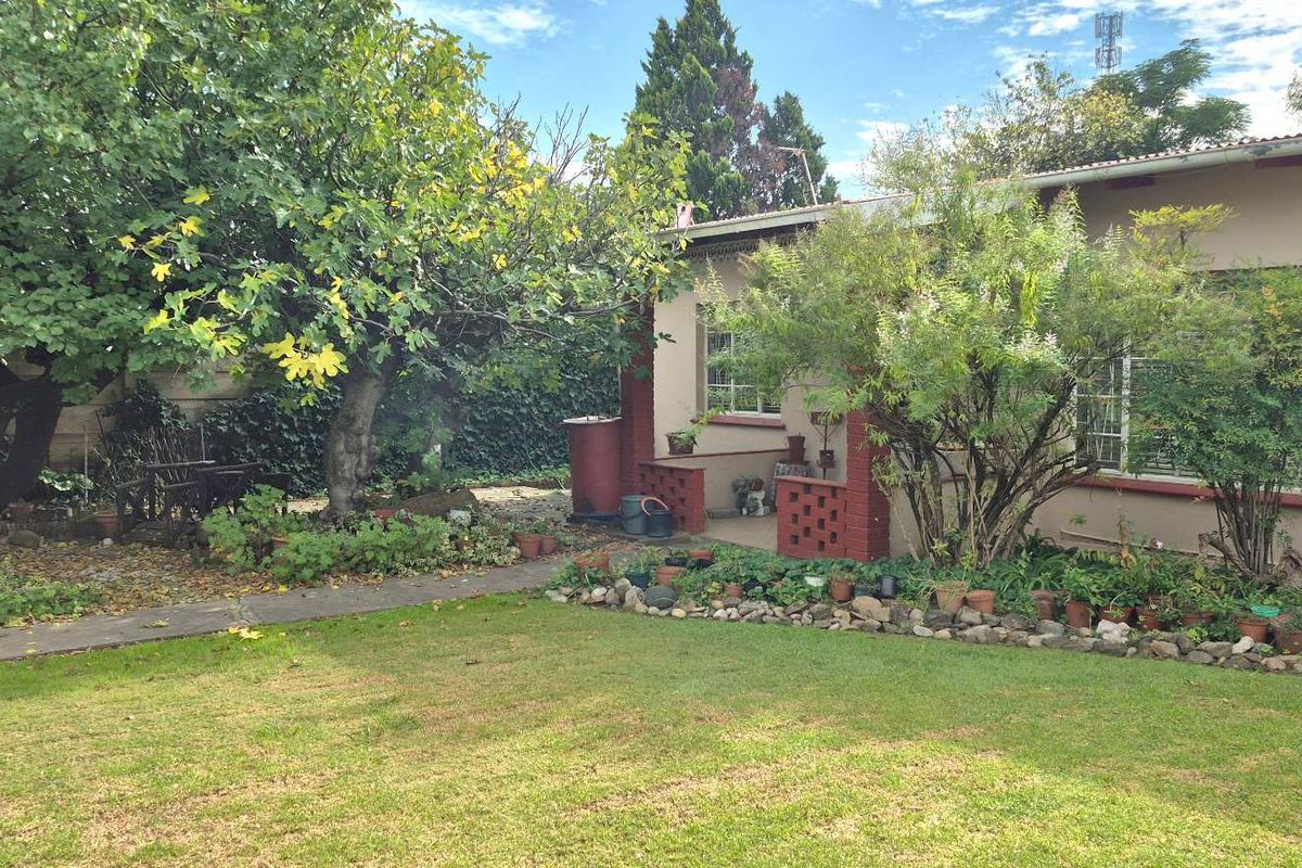 Charming Family Home in Senekal with Flatlet - Photo 2