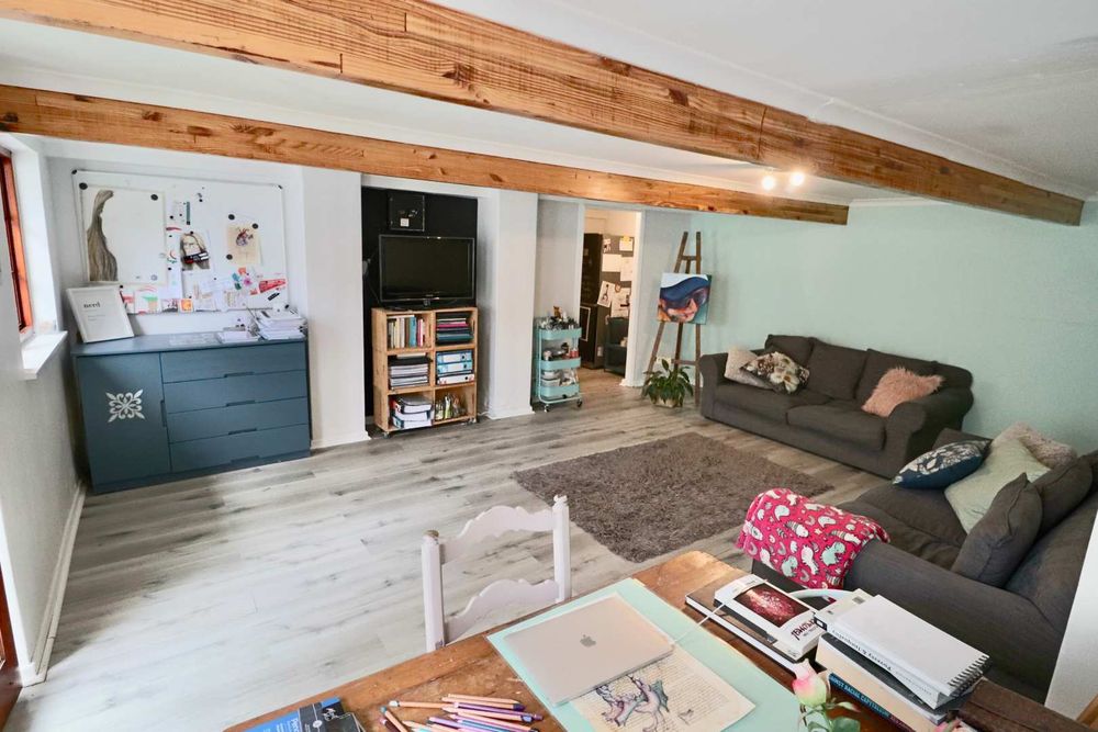 underground extra room - Study or office space