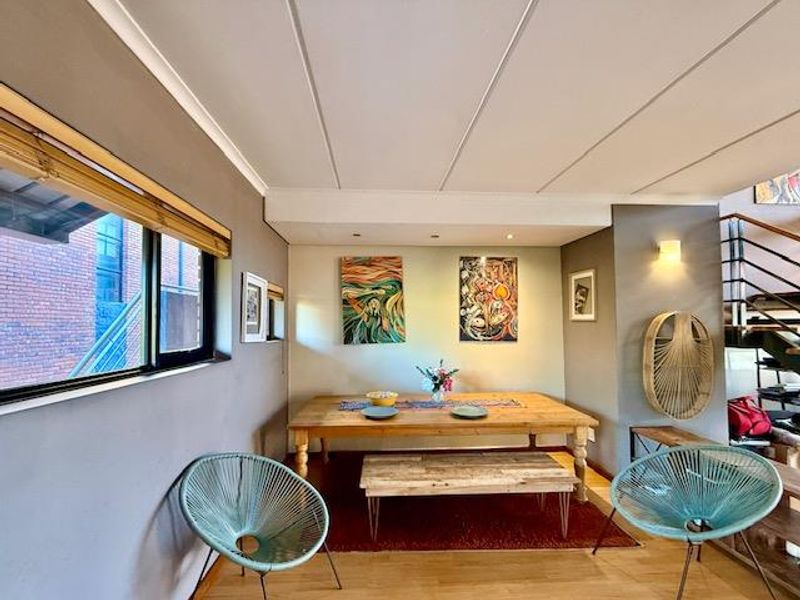 Discover Urban Elegance: New York-Style Loft Apartment in Atholl - Photo 4