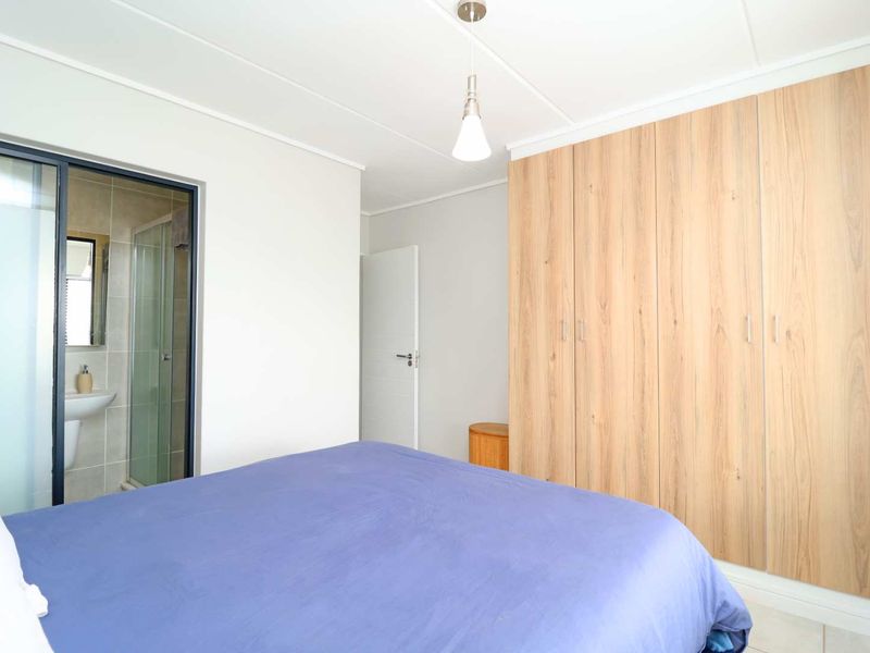 Modern 2-Bedroom Apartment with Balcony in Greenlee Eco Estate - Photo 6