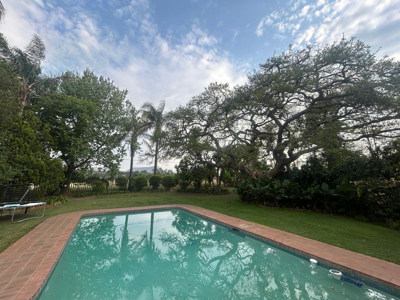 Stunning 4-Bedroom Family Home with Guest Suite - Photo 2