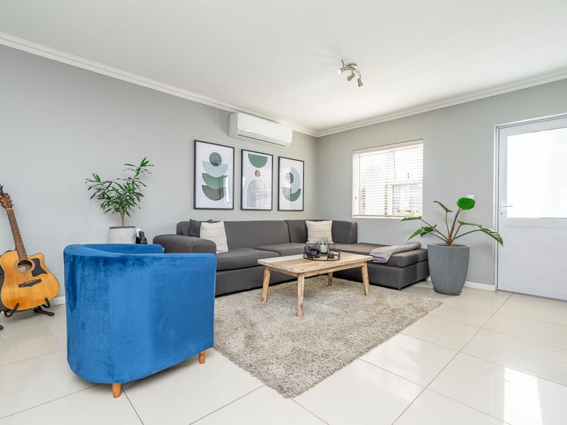 Modern 3 Bedroom Townhouse to Rent in 24-Hour Manned Camelot Estate, Zonnendal Kraaifontein - Photo 10