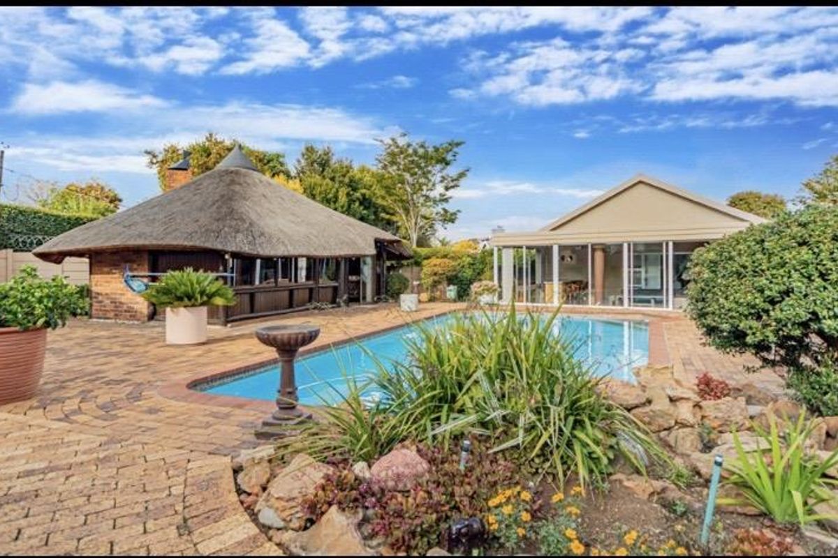 4 Bedroom House for Rent - Photo 2
