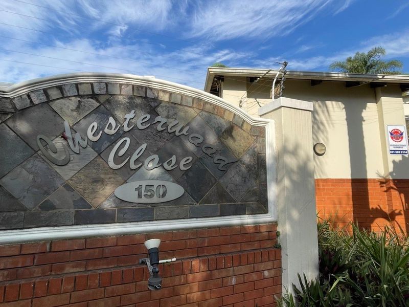 Modern 3 Bedroom Duplex To Let in Secure Mount Edgecombe Estate - Photo 2