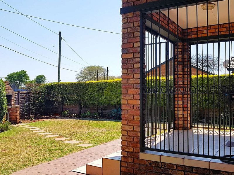 3 Bed Townhouse - Photo 4
