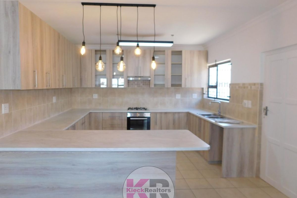 Henties Bay: Newly Renovated 3 Bedroom home For Sale - Photo 3
