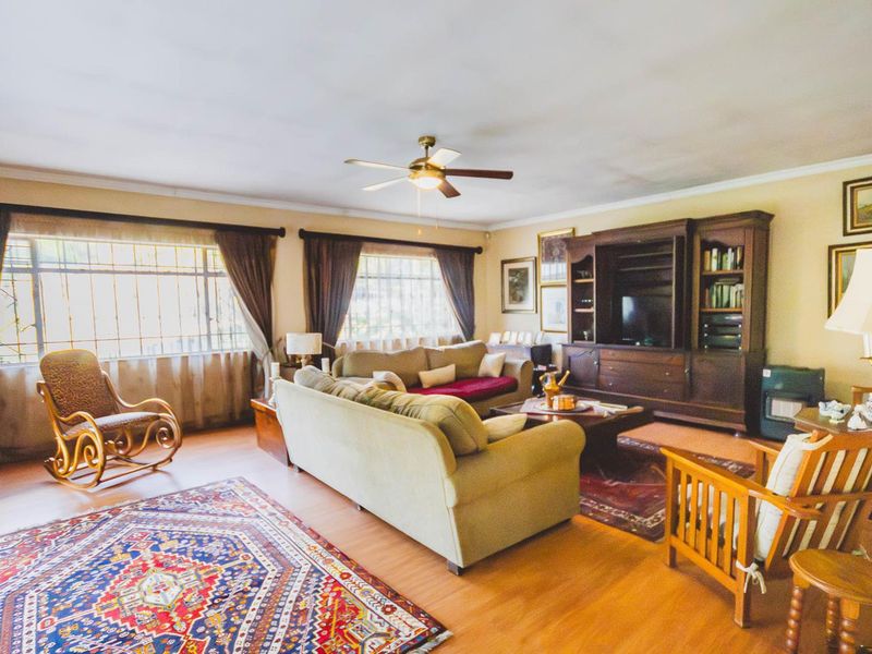 Spacious family abode in a security estate! - Photo 3