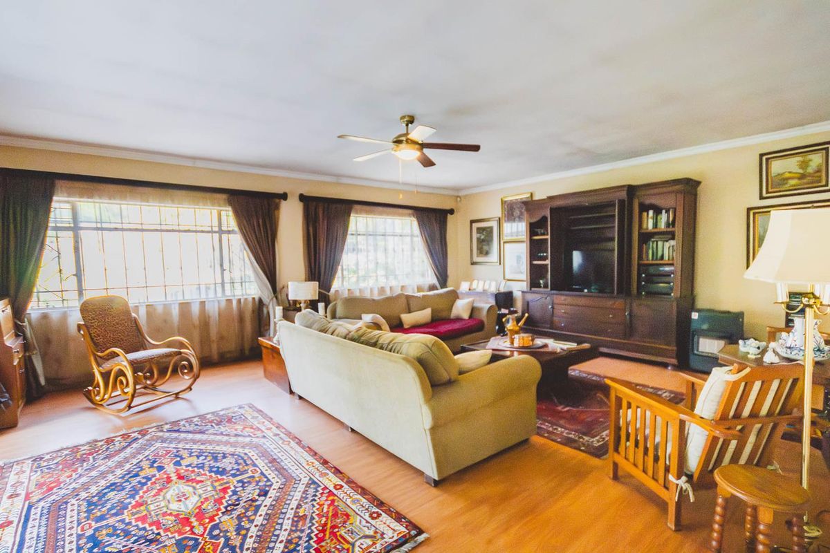 Spacious family abode in a security estate! - Photo 3