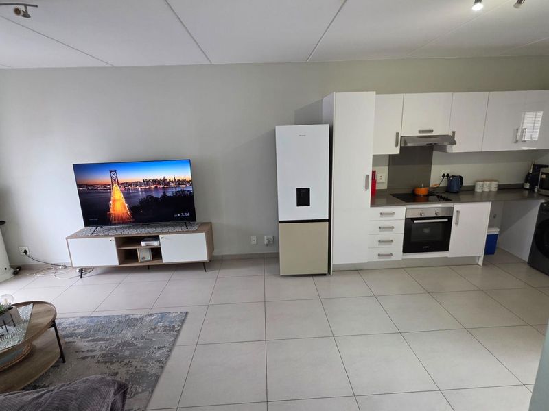 Prime Location . Modern Finish . Solid Investment - Photo 4