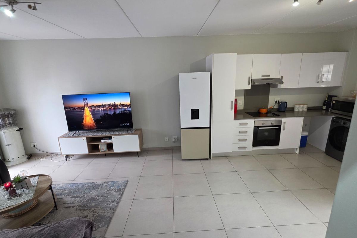 Prime Location . Modern Finish . Solid Investment - Photo 4