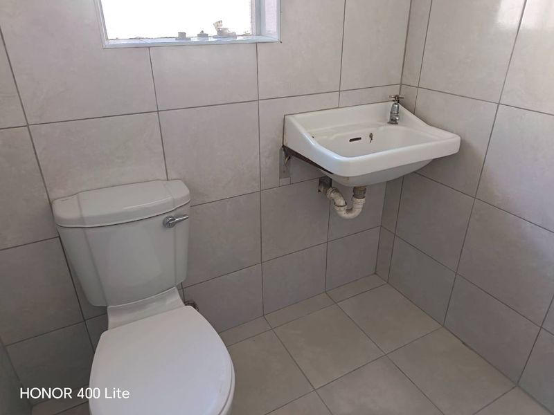 Spacious one bedroom flatlet to rent. - Photo 6