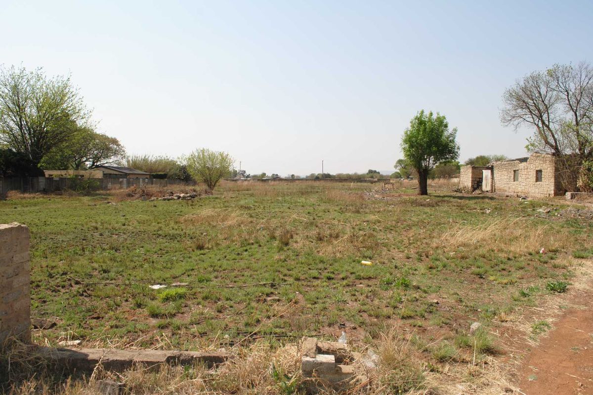 Spacious Prime Site for development - Photo 3
