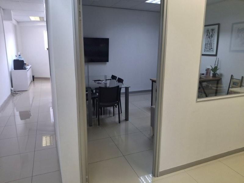OFFICE / SHOP TO LET - SOUTHERN INDUSTRIAL - Photo 3