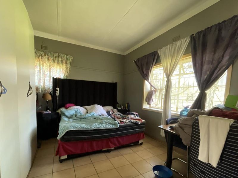 Family Home With 1 Bedroom Garden Cottage - Photo 5