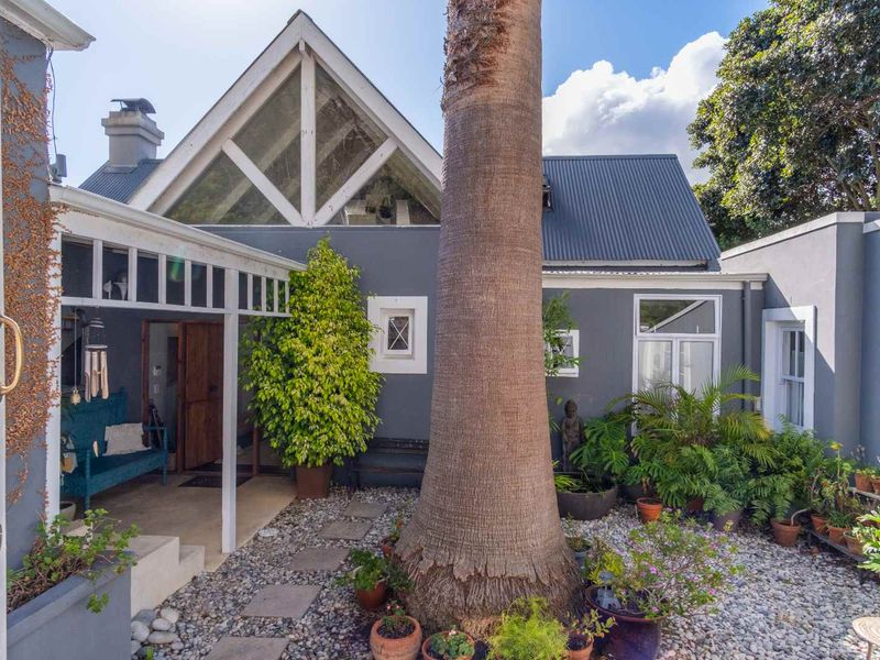 Contemporary Family Farmhouse - Photo 2