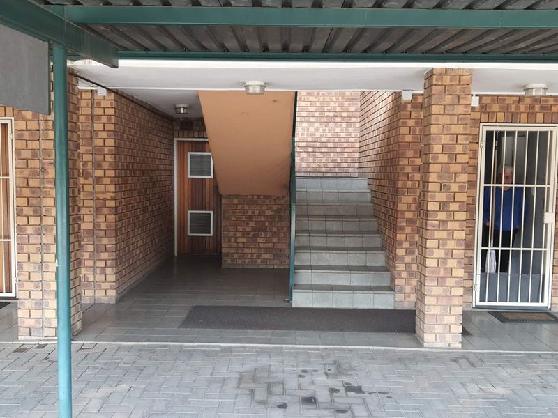 **Bachelor Apartment for Sale in Tranquil Rietfontein Location** - Photo 9
