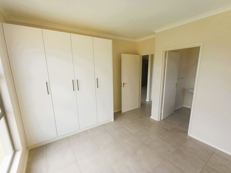 FOR RENT  |  Hillcrest  |  Kings Gate Estate  |  3 Bedroom Apartment - Photo 10