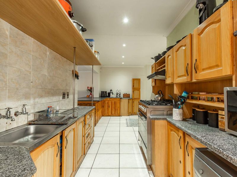 Solid Family Home - Photo 9
