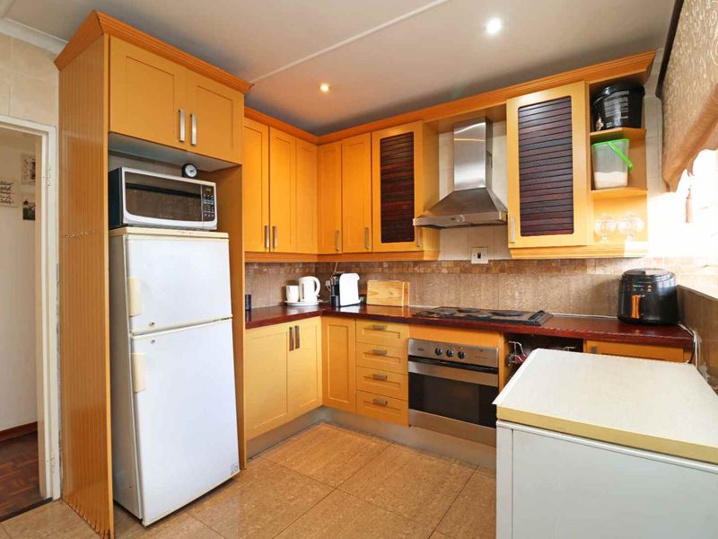 Modern First-Floor Gem with Garden Views - Photo 5