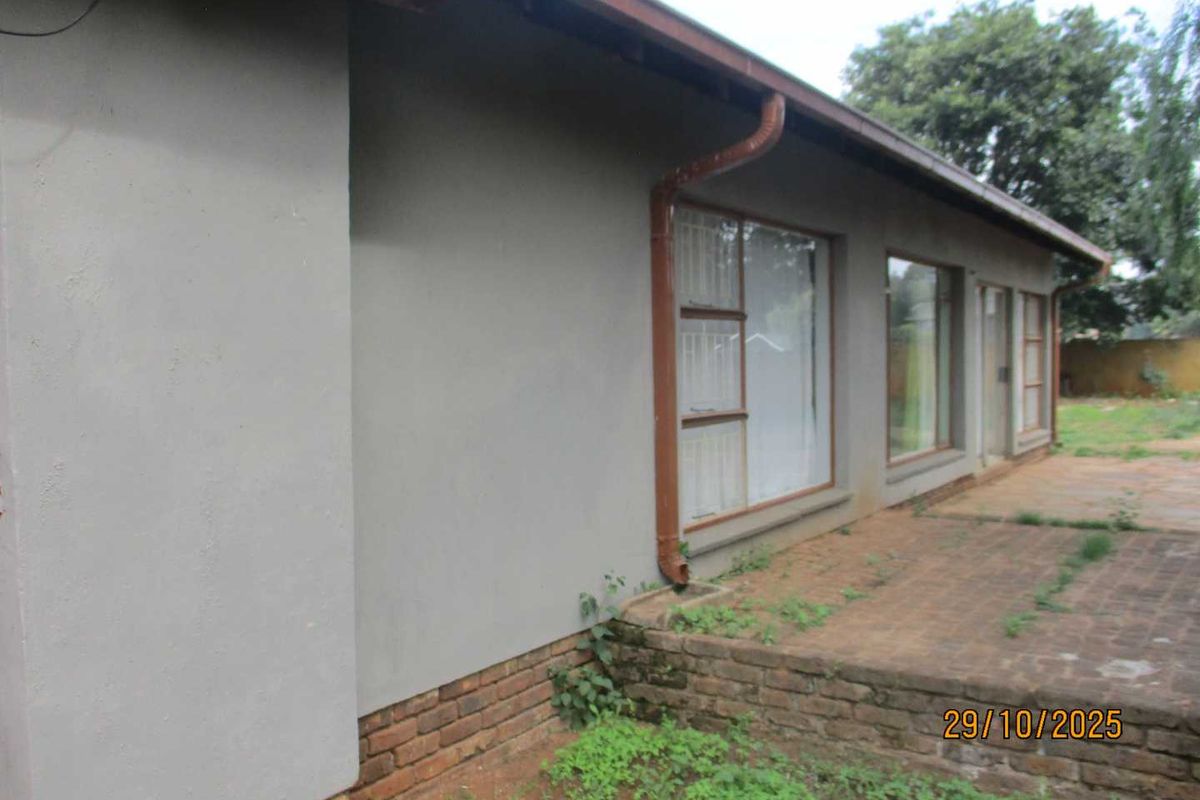 Enjoy the tranquility of Henley - Photo 3