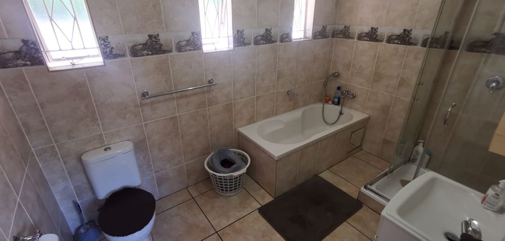 Flatlet bathroom (nom 1)