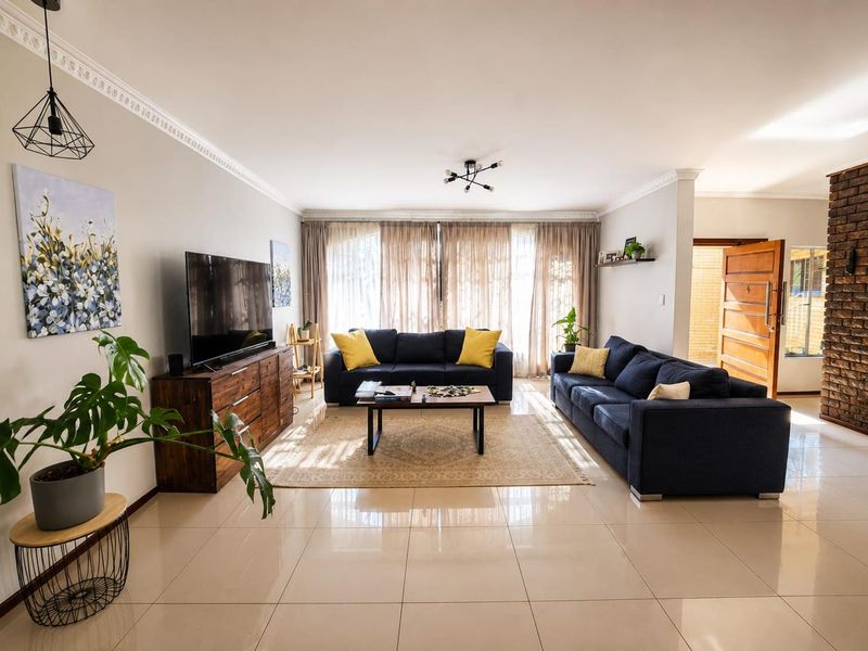 Spacious Family Living in Sought-After Dan Pienaar! - Photo 5
