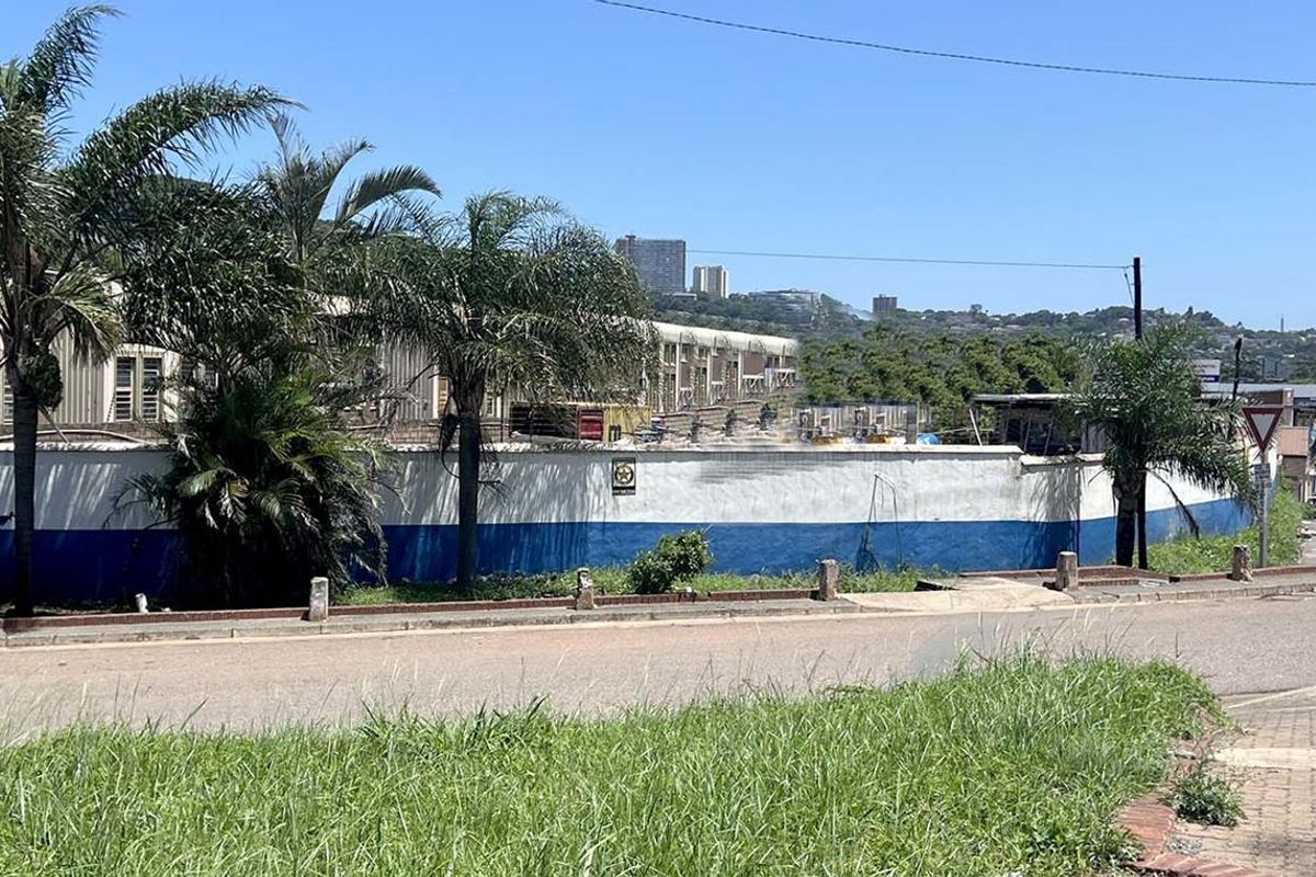 Prime Industrial Yard For Sale on Chris Hani Road - Photo 4