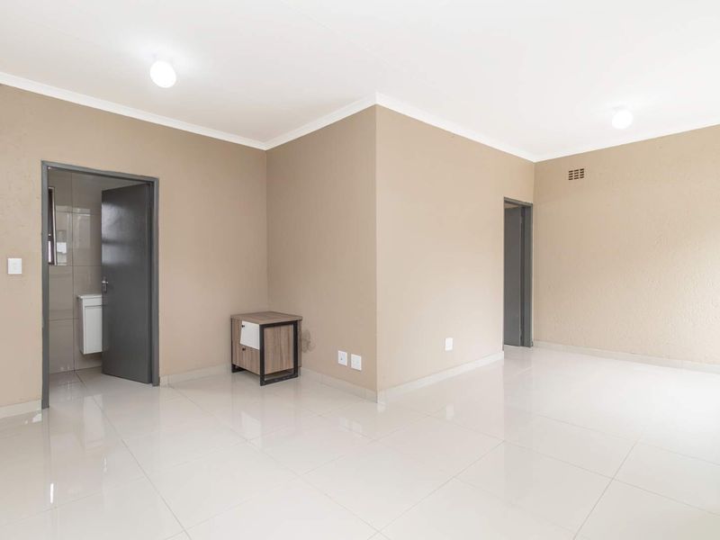 Lovely 1-Bedroom Cottage to Let in Hurlingham Manor - Photo 7