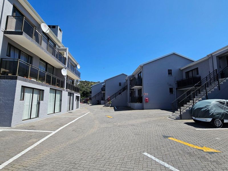Invest smart: Easy rental, low fees & great location - Photo 9