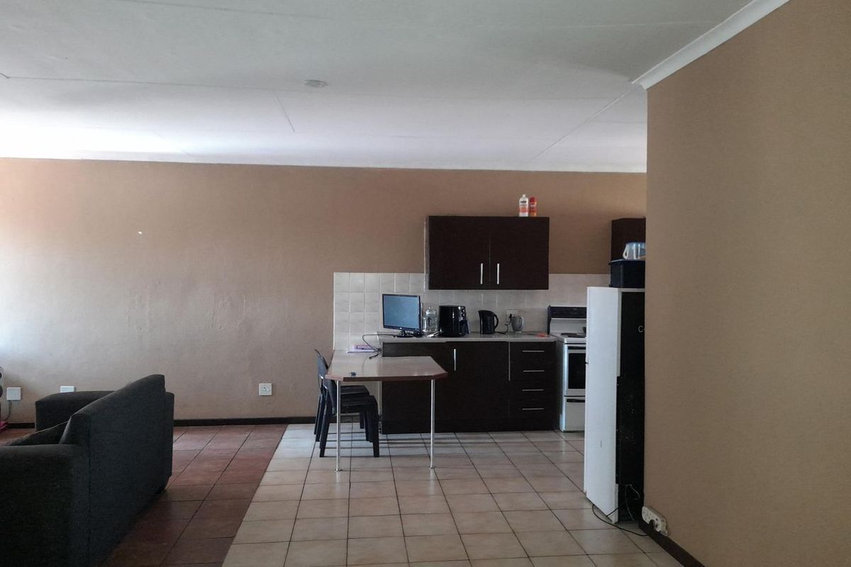 Spacious Living in a Prime Pretoria North Location. - Photo 5