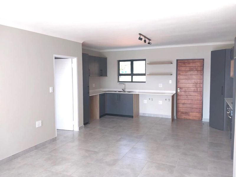 UPPER FLOOR 2 BEDROOM UNIT WITH BALCONY NOW AVAILABLE TO RENT IN OLYMPUS - Photo 3