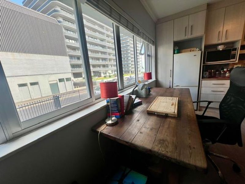 Airbnb friendly or Lock-up-and-Go Apartment with Garage - Photo 10