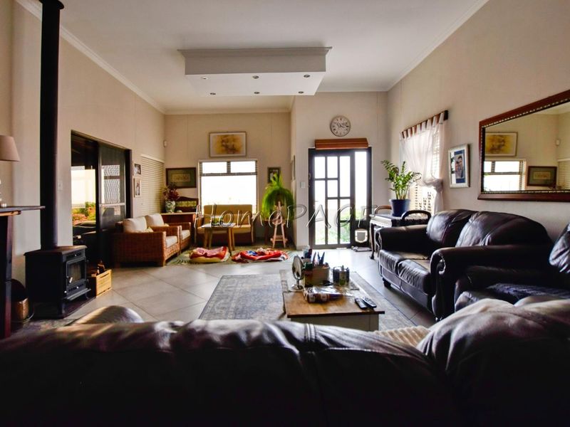 Ext 22, Swakopmund:  3 Bedr home with Flat is for Sale - Photo 8