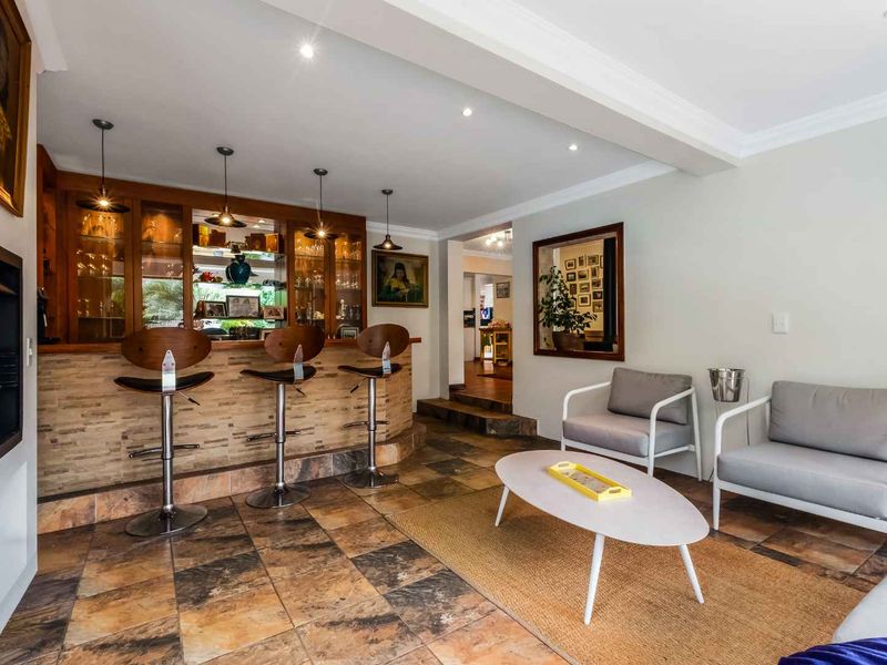 Stunning 3 Bedroom Home For Sale in Fourways - Photo 8
