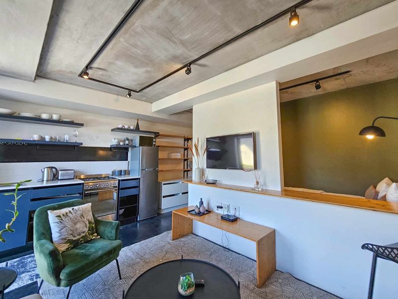 Furnished Apartment with Terrace and Table Mountain Views! - Photo 8